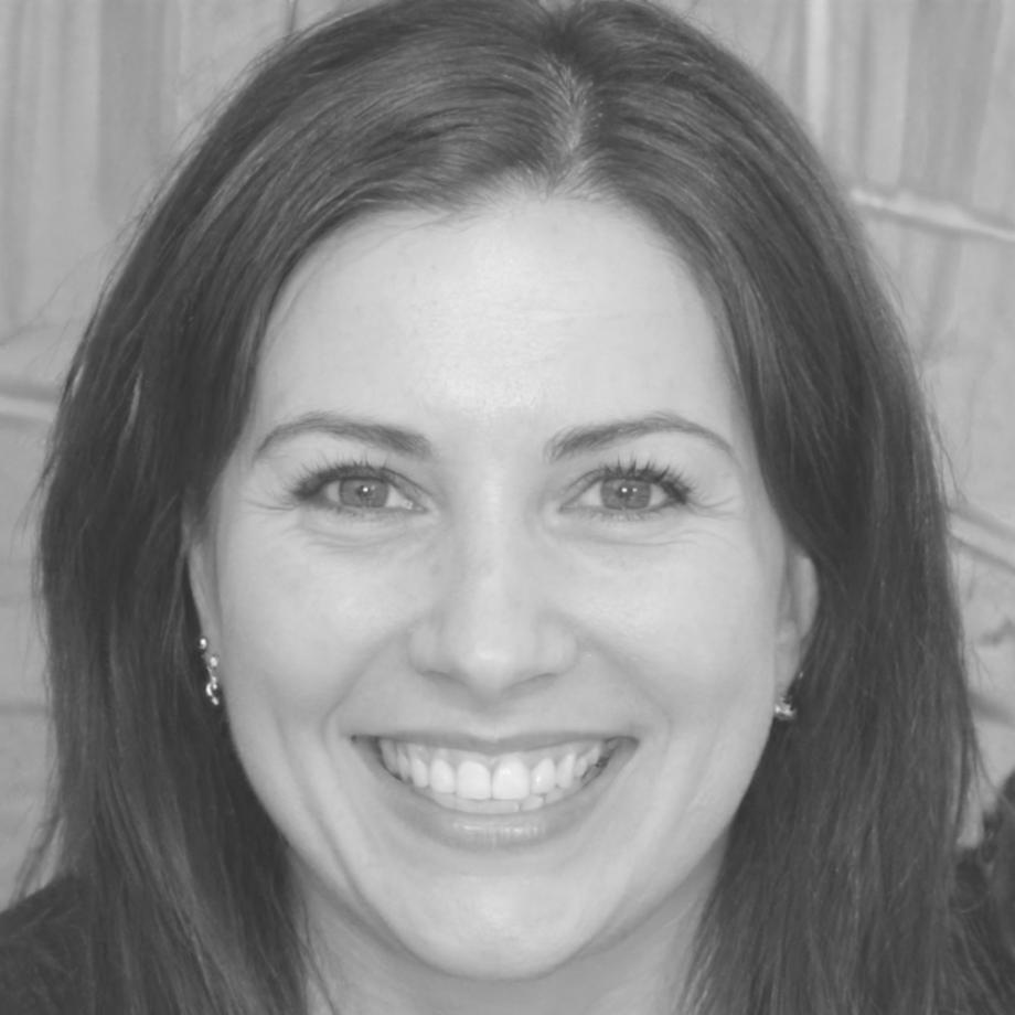 Sofia Andersson, FP&A instructor with strategic planning expertise